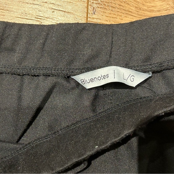 Mini black skirt - Picture 2 of 2